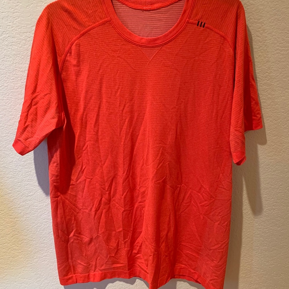 Men’s lululemon shirt